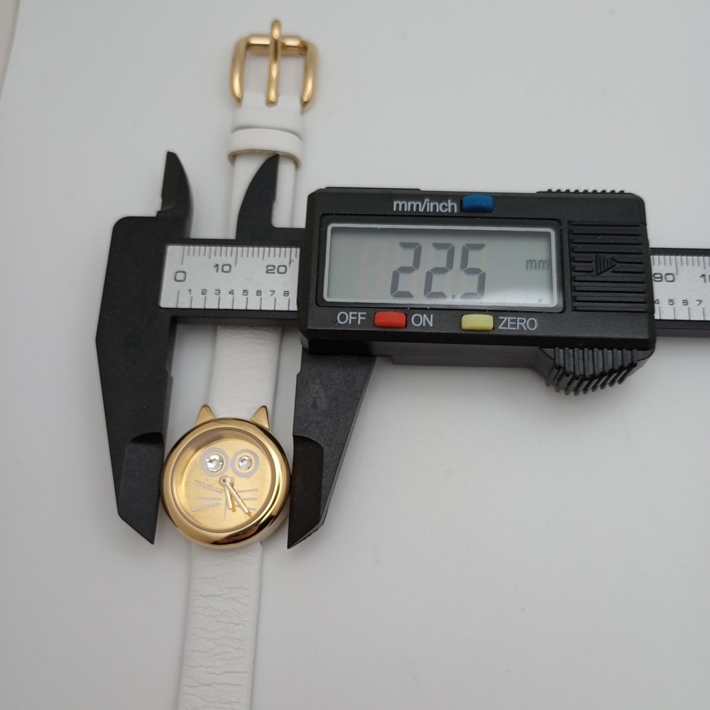 Marc by Marc Jacobs Cat Face Watch Gold Tone White Leather 22.5mm New Battery‎ - Picture 13 of 16